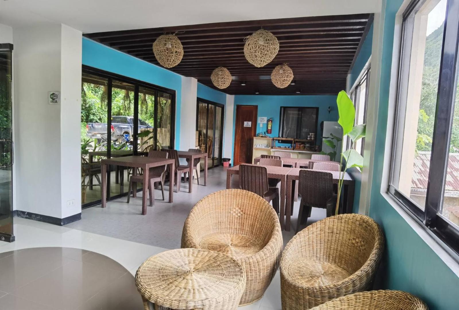 Amos Pili Tree Inn Powered By Cocotel 엘니도 외부 사진